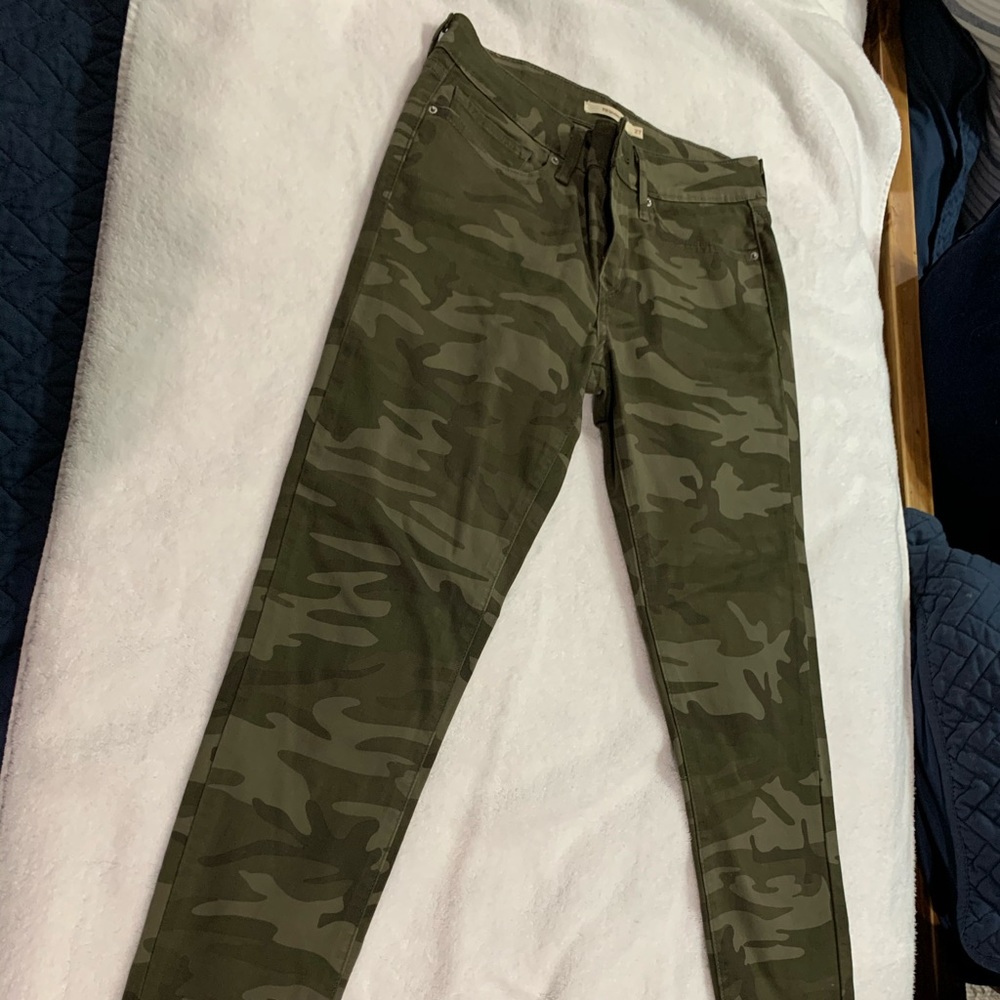 Levi Strauss Camo 711 Skinny Jeans